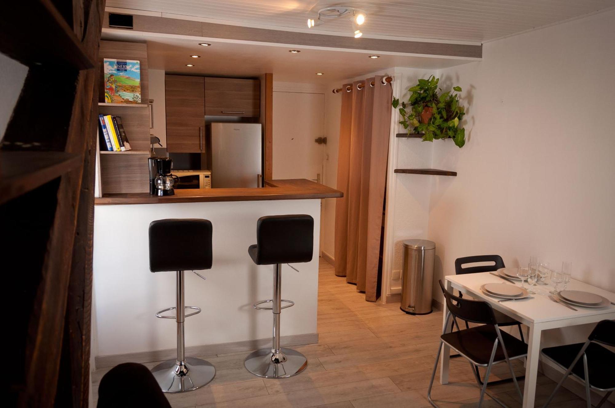 Vaulnaveys-le-Haut Le T2 Douillet D'Uriage - Residence Le Louvre - Cure Thermale Uriage- Proche Chamrousse - Jusqu'A 3 Personnes - Region Agreable En Toute Saison מראה חיצוני תמונה
